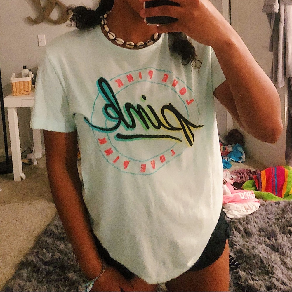 pink tee